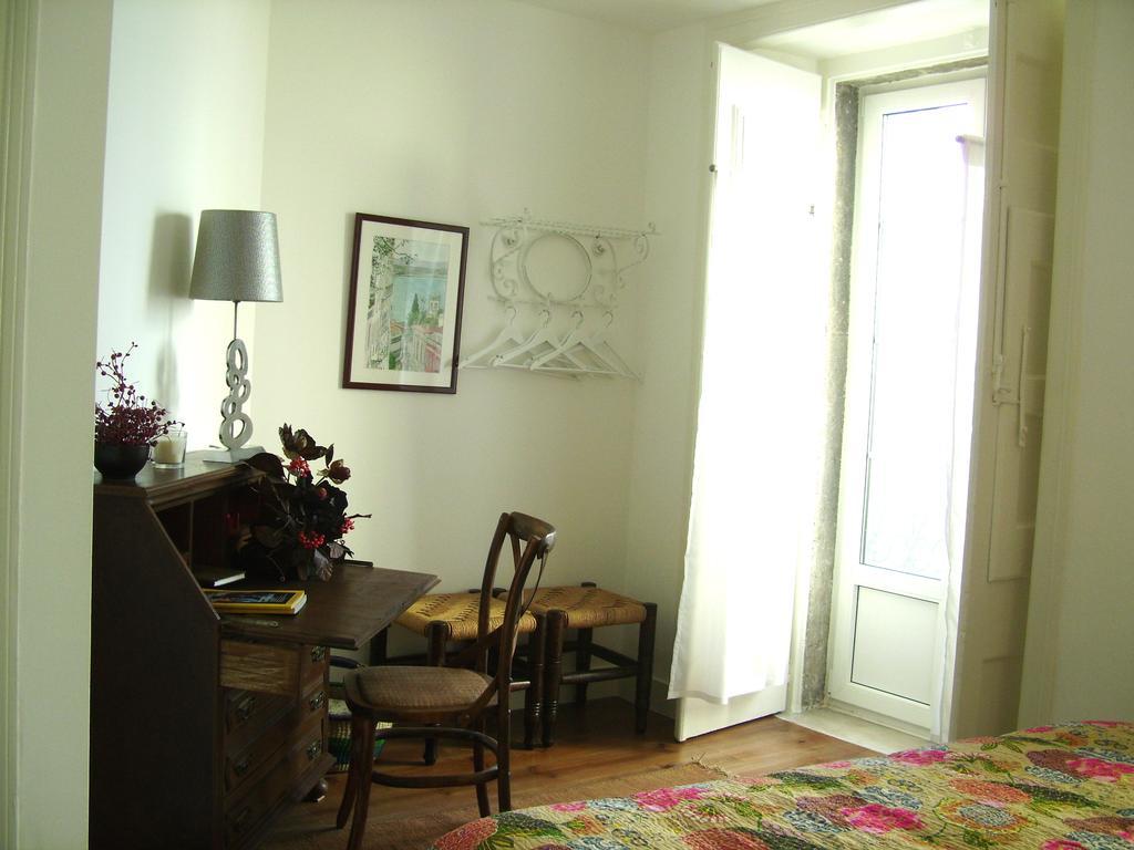Elegant S. Miguel Apartment Lisbon Room photo